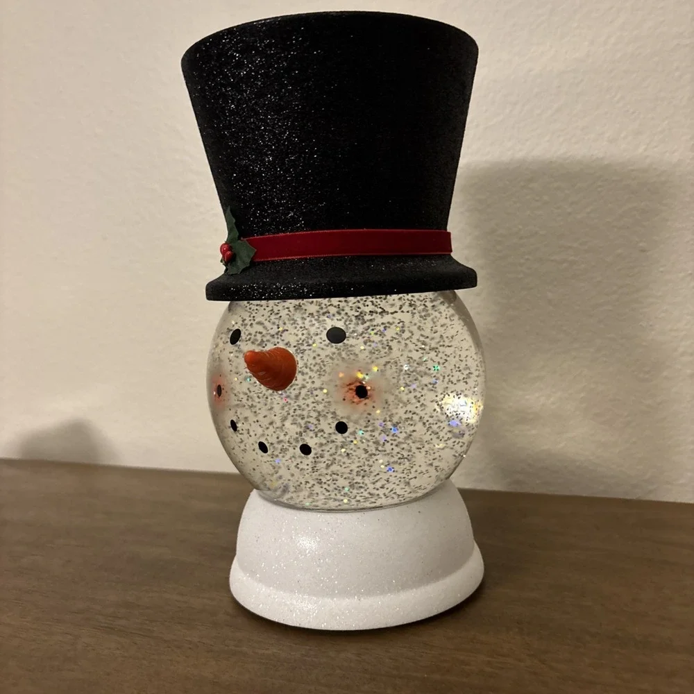 Bath & Body Works Snowman Pedestal Candle Holder Light Up Glitter Water Globe - Picture 7 of 8
